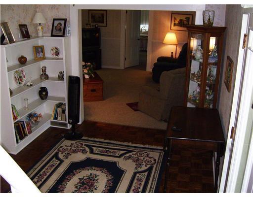 108 Vandyke Road Freeport, PA 16229 - Photo 14 of 17 Entry/Foyer.