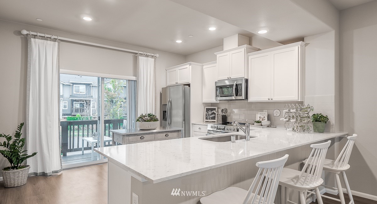 17401 118th Ave Court East, Unit A Puyallup, WA 98374 - Photo 11 of 14