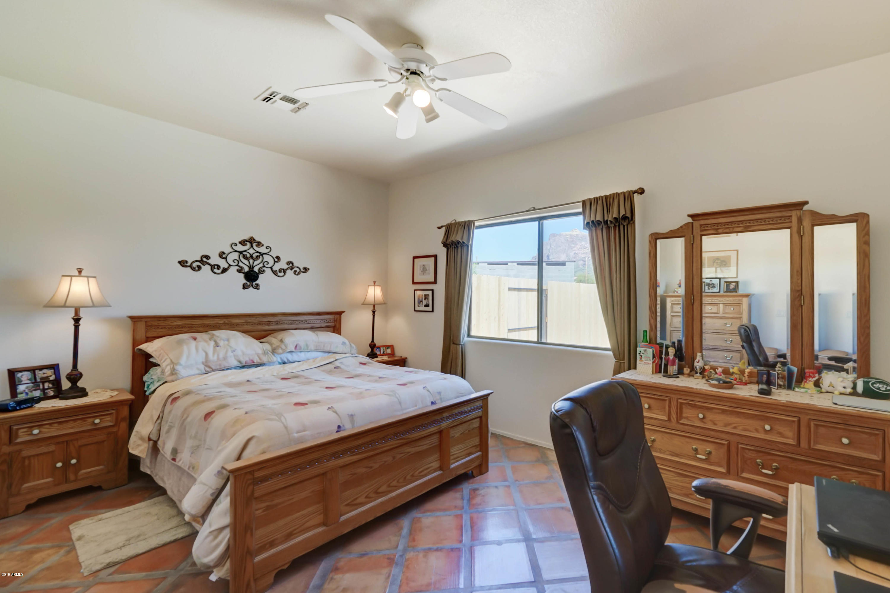 1049 North Sun Road Apache Junction, AZ 85119 - Photo 17 of 28 1049 N Sun Road-17