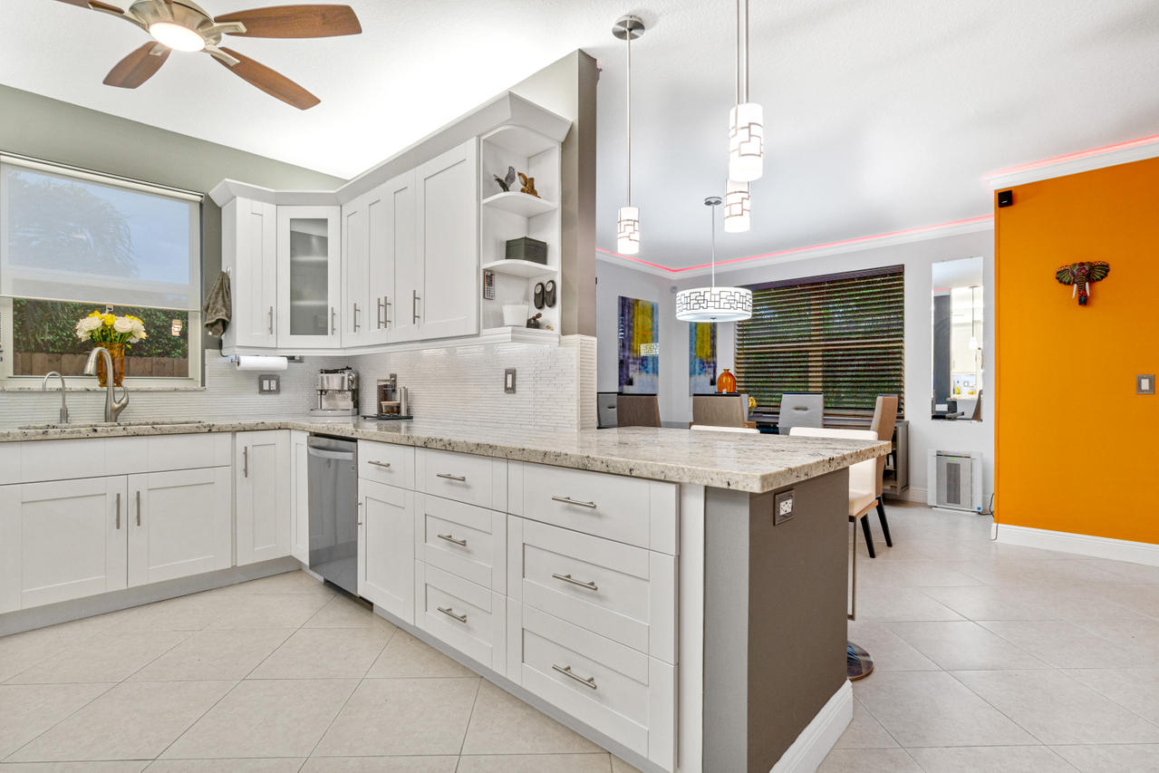 4260 Northeast 5th Avenue Boca Raton, FL 33431 - Photo 3 of 34 014-4260Northeast5thAvenue-BocaRaton-FL-