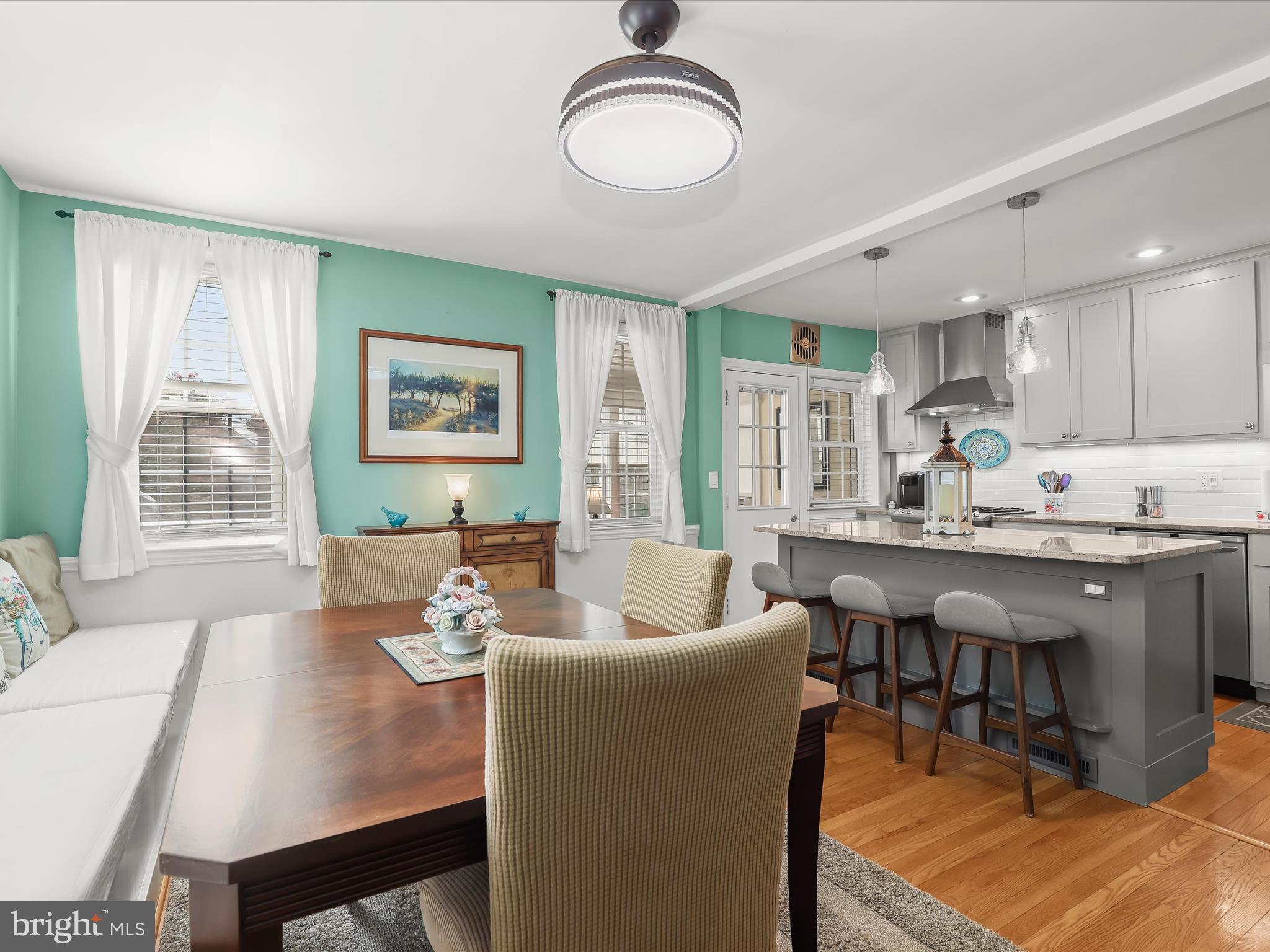 411 Greenlow Road Baltimore, MD 21228 - Photo 14 of 59 Built-in Seating - Open to Kitchen
