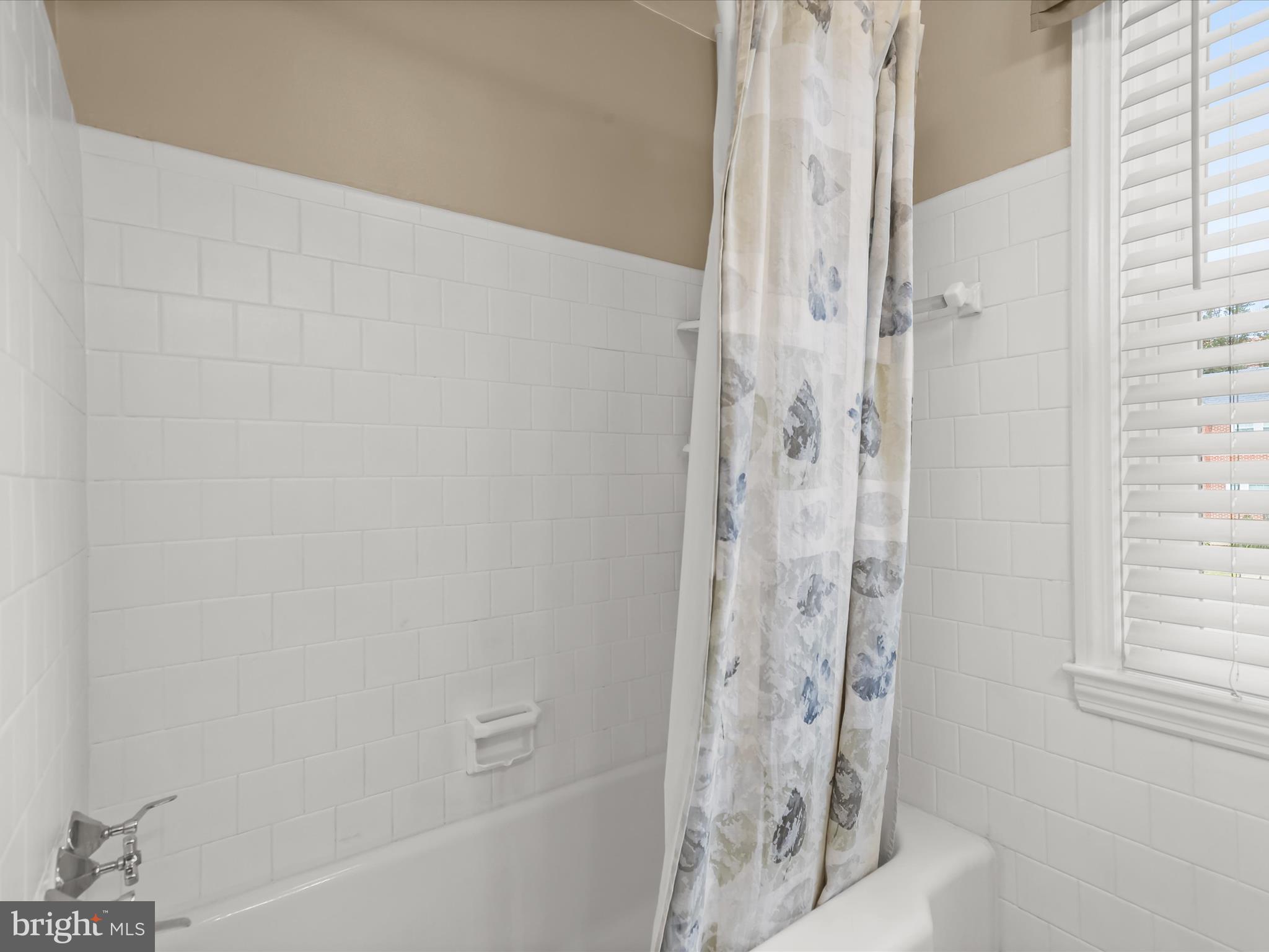 411 Greenlow Road Baltimore, MD 21228 - Photo 32 of 59 Full Bath