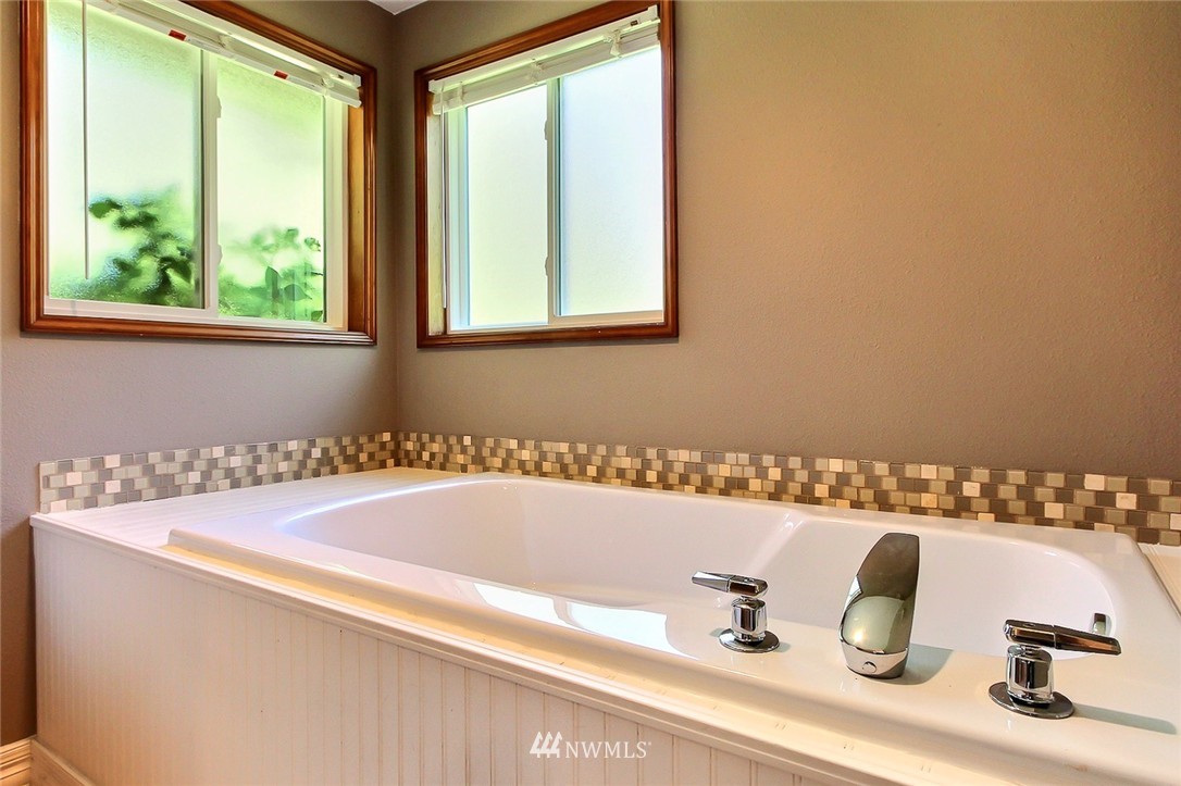 19441 Maxwell Road Southeast Maple Valley, WA 98038 - Photo 12 of 15