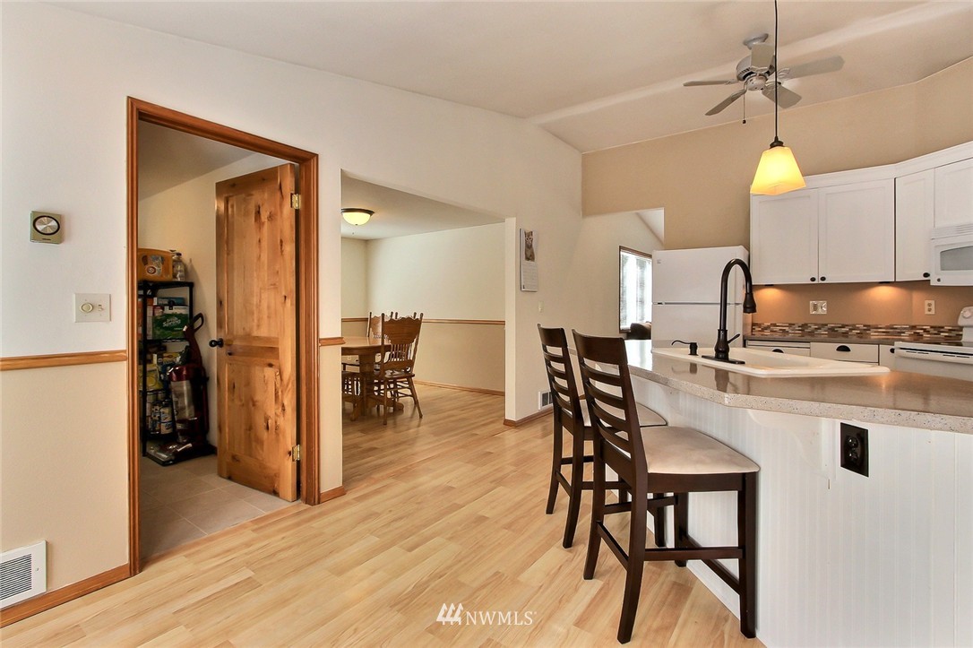 19441 Maxwell Road Southeast Maple Valley, WA 98038 - Photo 4 of 15