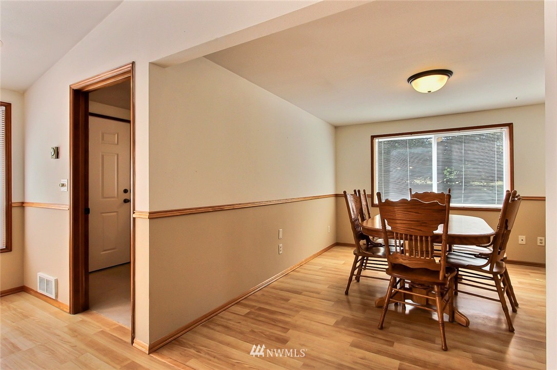 19441 Maxwell Road Southeast Maple Valley, WA 98038 - Photo 5 of 15