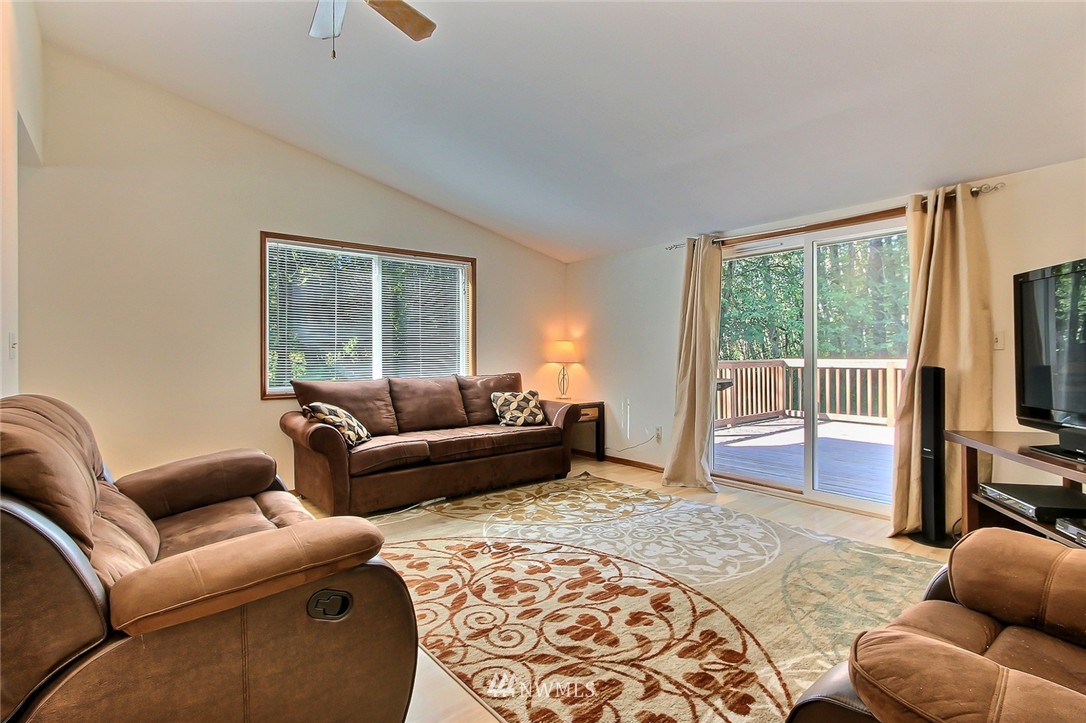 19441 Maxwell Road Southeast Maple Valley, WA 98038 - Photo 6 of 15