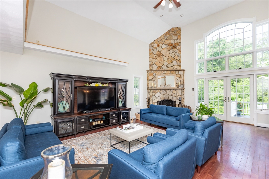 7 Austin Street Methuen, MA 01844 - Photo 3 of 39