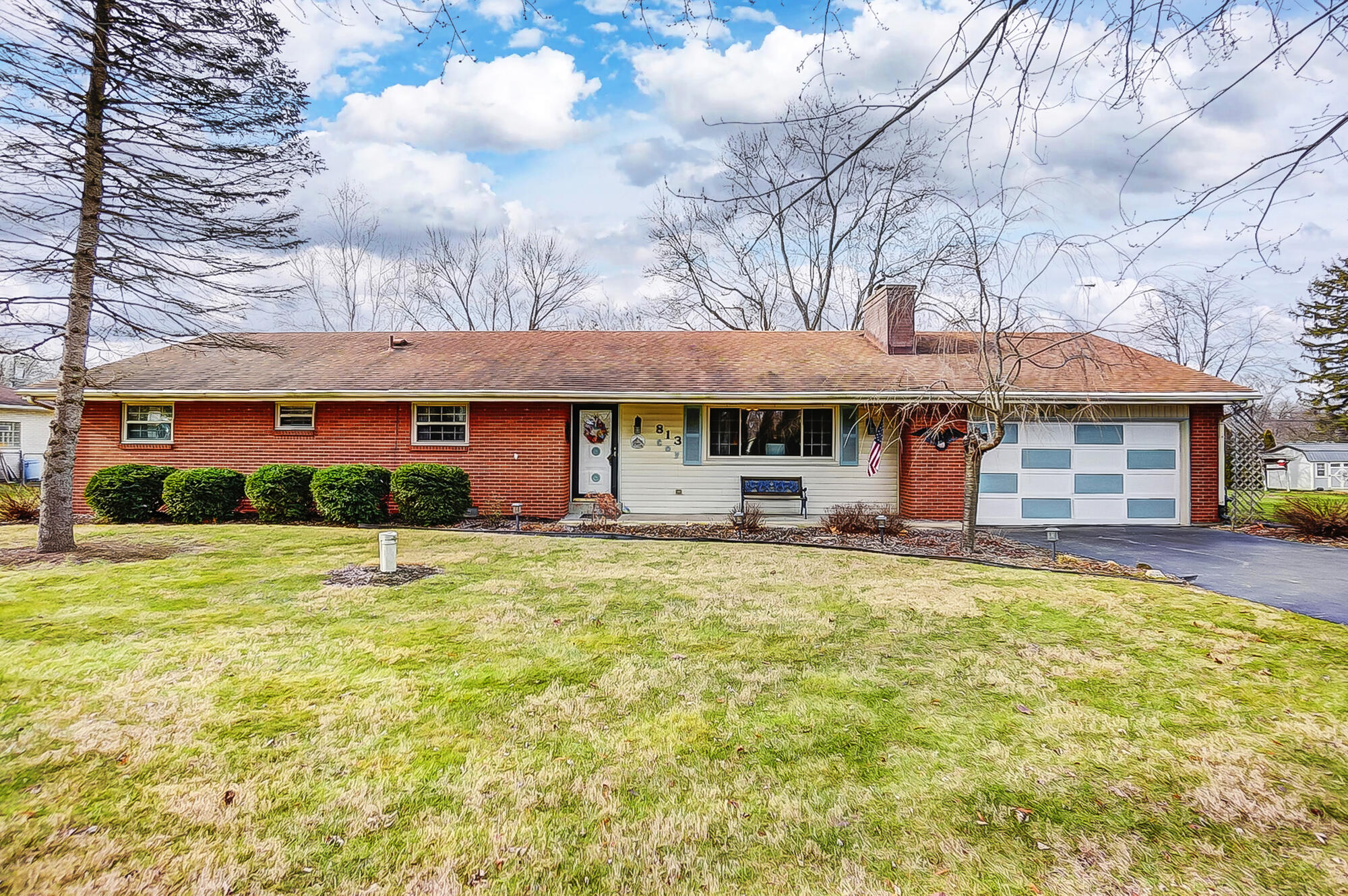 813 North Fairfield Road Dayton, OH 45430 - Photo 2 of 27