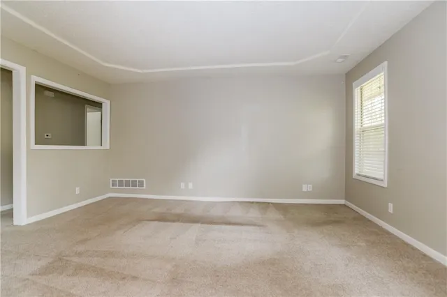 $1,810 | 1602 Cooper Drive, Raymore, MO 64083