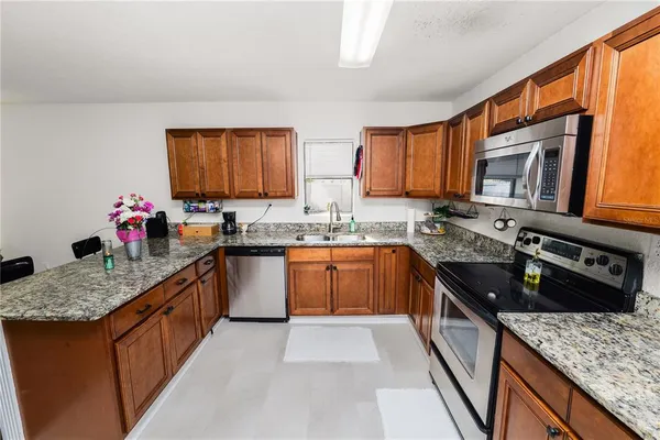 $2,100 | 1250 Mitchell Street, Lakeland, FL 33801