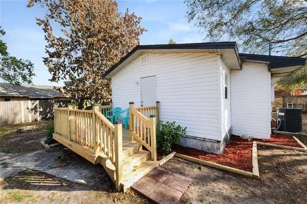 $2,100 | 1250 Mitchell Street, Lakeland, FL 33801