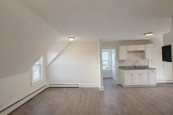 $1,850 | 75 Haviland Avenue, Unit 3, Lynn, MA 01902