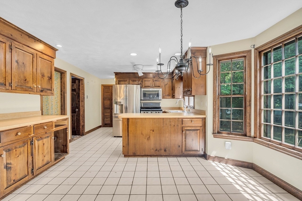 127 Quail Run Road North Andover, MA 01845 - Photo 12 of 29 Gallery Image 12