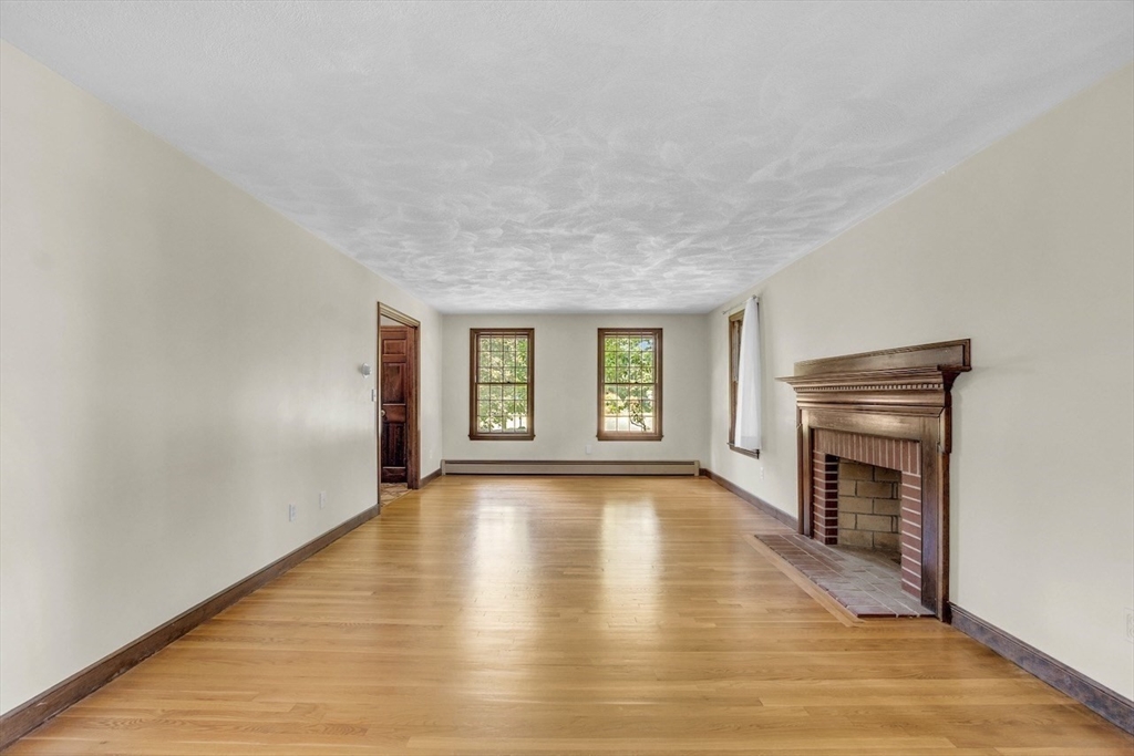 127 Quail Run Road North Andover, MA 01845 - Photo 6 of 29 Gallery Image 6