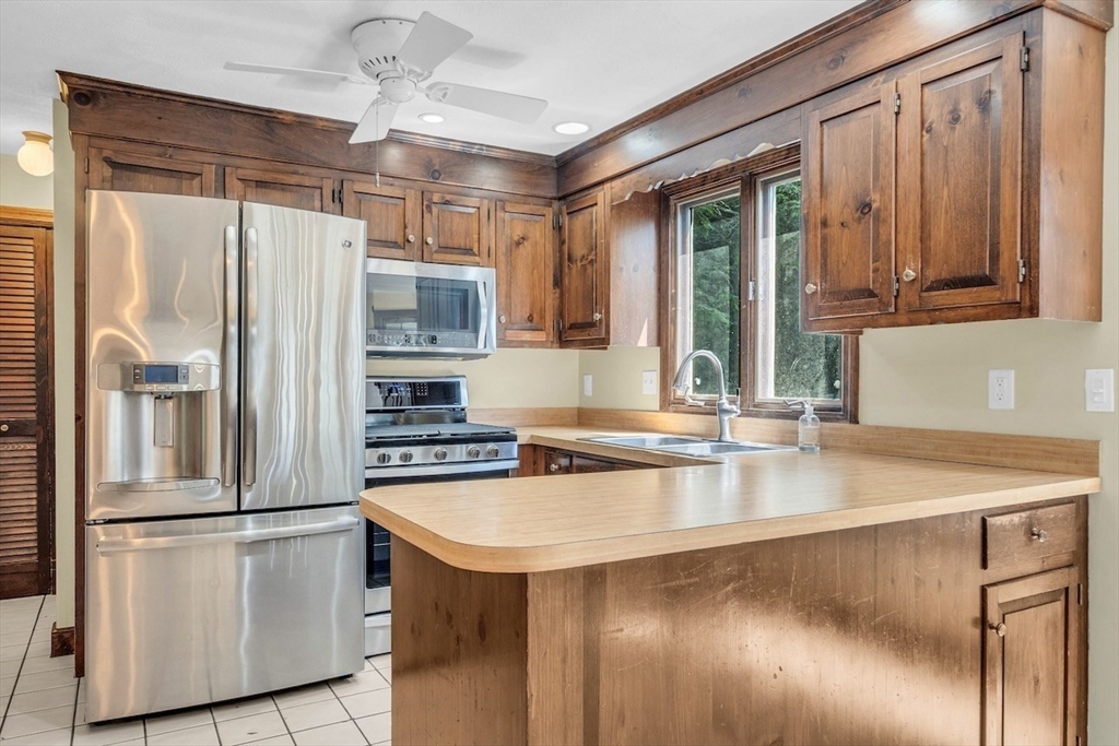 127 Quail Run Road North Andover, MA 01845 - Photo 10 of 29 Gallery Image 10
