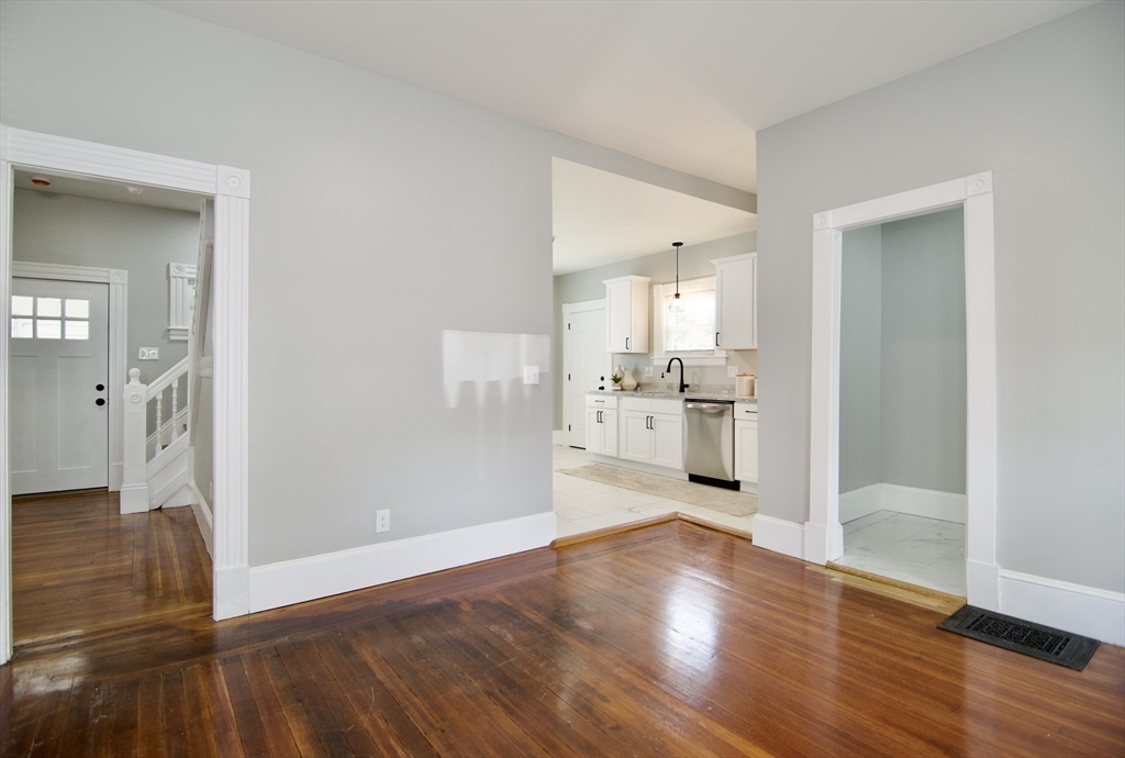 43 Princeton Street Springfield, MA 01109 - Photo 14 of 41
