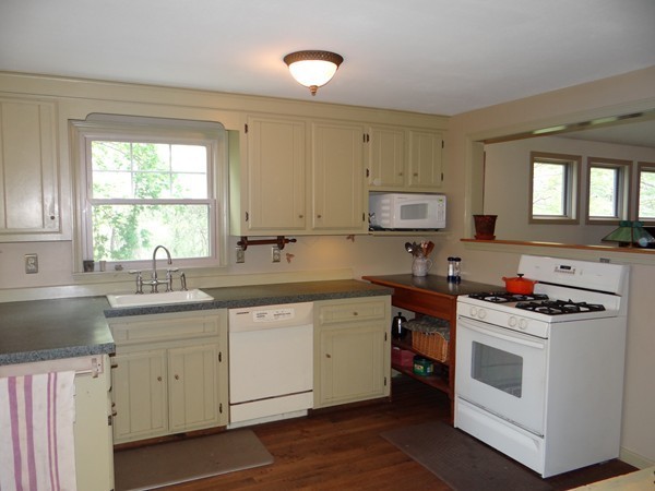 45 Parkhurst Road Chelmsford, MA 01824 - Photo 8 of 18 Gallery Image 8