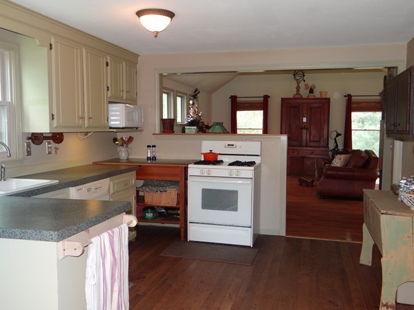 45 Parkhurst Road Chelmsford, MA 01824 - Photo 9 of 18 Gallery Image 9