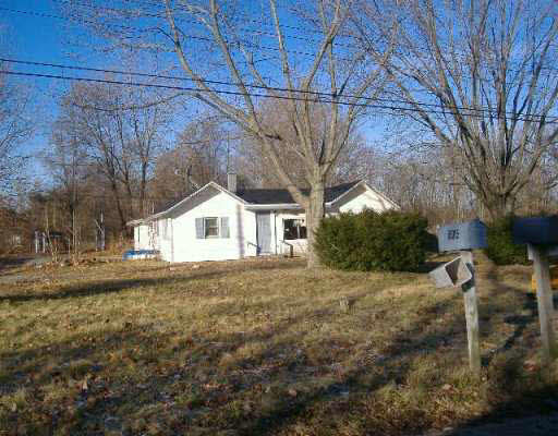 56305 Butternut Road South Bend, IN 46619 - Photo 1 of 8