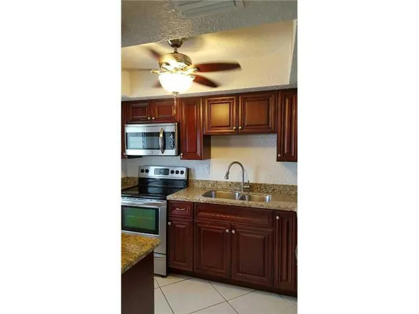 $1,200 | 5800 Margate Boulevard, Unit 725, Margate, FL 33063