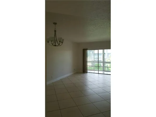 $1,200 | 5800 Margate Boulevard, Unit 725, Margate, FL 33063
