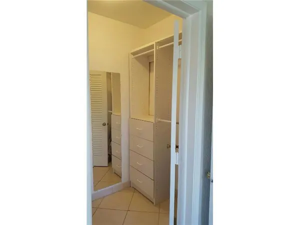 $1,200 | 5800 Margate Boulevard, Unit 725, Margate, FL 33063