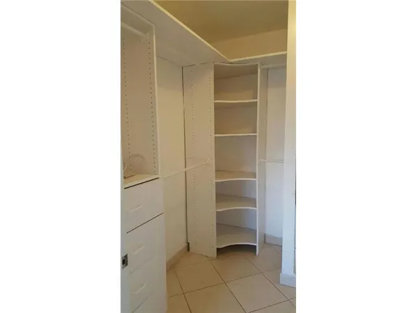 $1,200 | 5800 Margate Boulevard, Unit 725, Margate, FL 33063