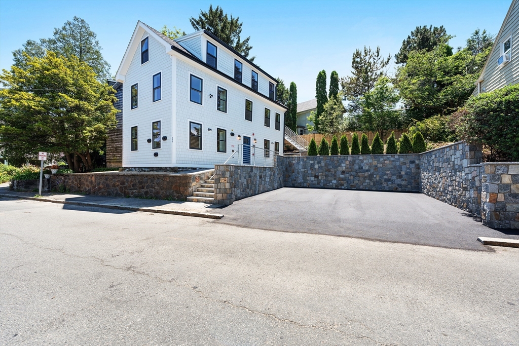290 Washington Street, Unit B Marblehead, MA 01945 - Photo 1 of 16