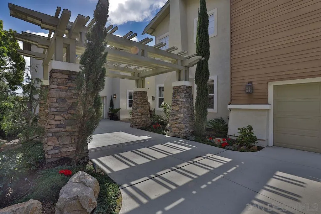 1375 Ravean Court Encinitas, CA 92024 - Photo 15 of 73