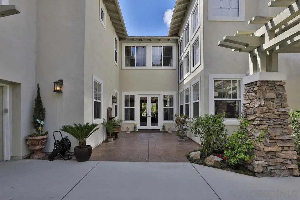 1375 Ravean Court Encinitas, CA 92024 - Photo 16 of 73