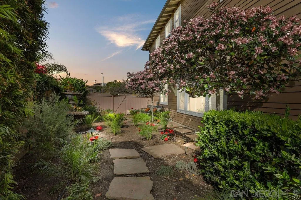 1375 Ravean Court Encinitas, CA 92024 - Photo 6 of 73