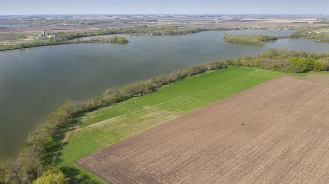 $895,000 | 801 140th Street, Sherburn, MN 56171