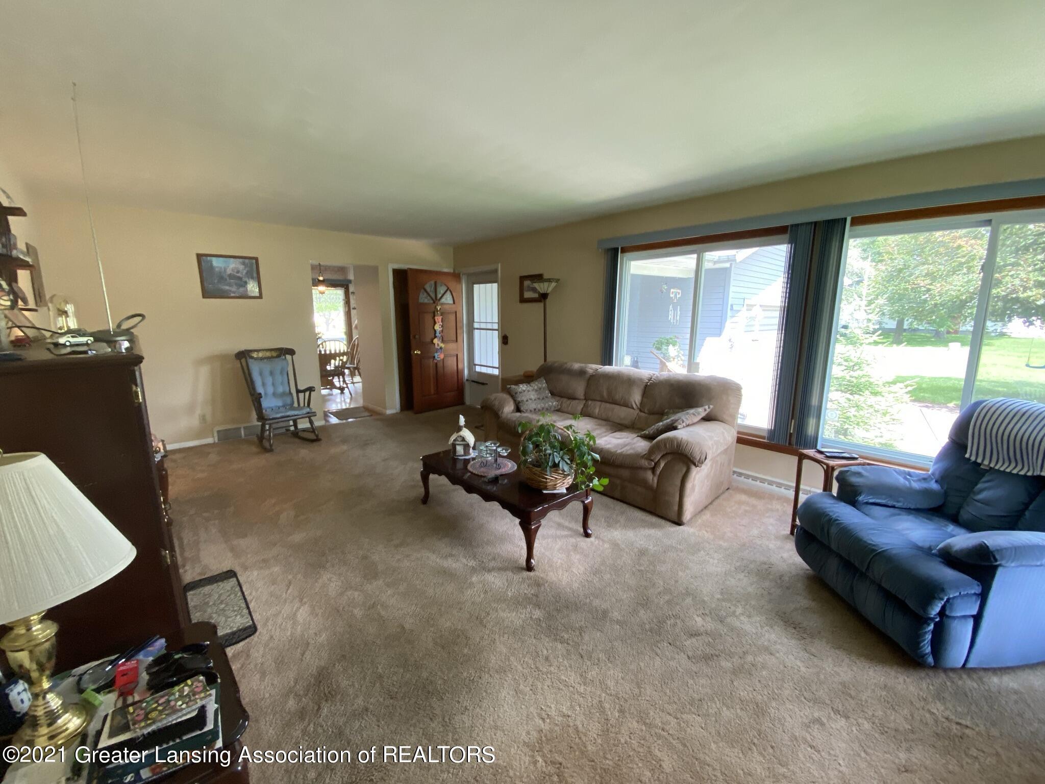 1467 East State Road Lansing, MI 48906 - Photo 8 of 35 IMG_5669