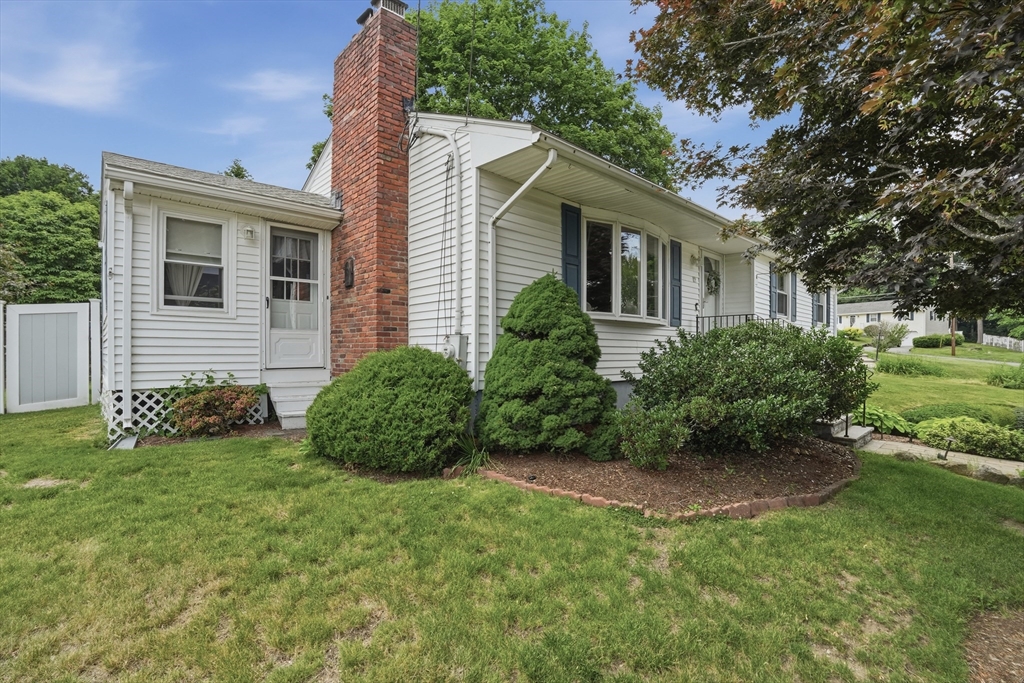 12 Edgewood Road Milford, MA 01757 - Photo 4 of 41