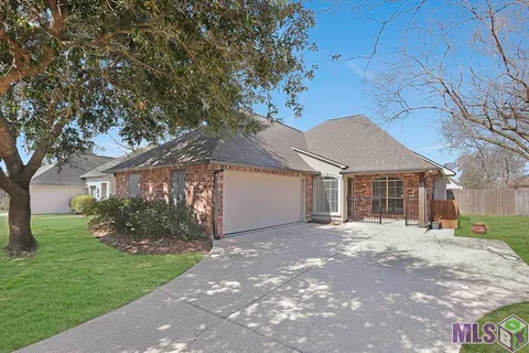 $300,000 | 17715 Doc Bar Avenue, Baton Rouge, LA 70817