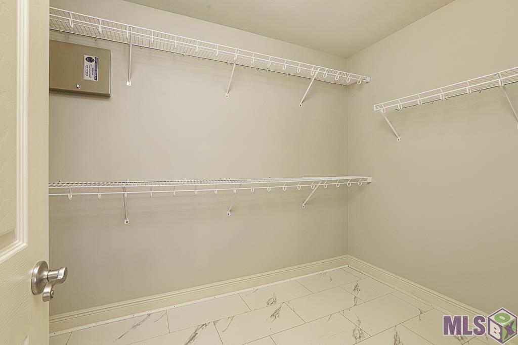 17715 Doc Bar Avenue Baton Rouge, LA 70817 - Photo 14 of 27 Primary Closet