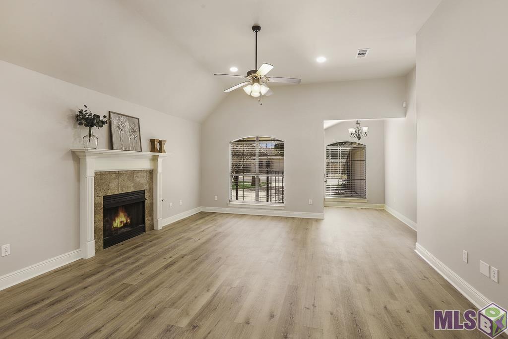 17715 Doc Bar Avenue Baton Rouge, LA 70817 - Photo 6 of 27 Living room