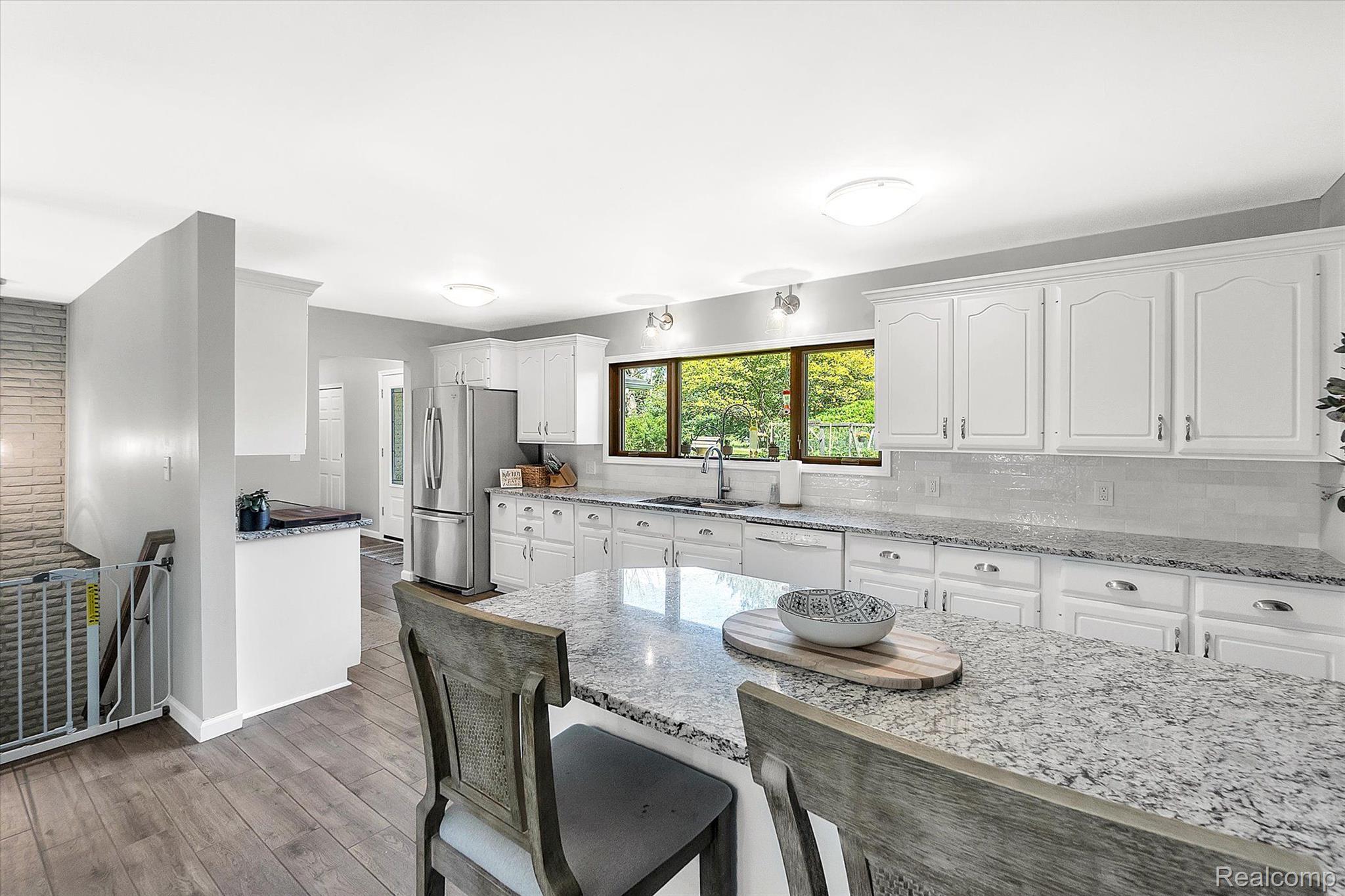 678 Darwin Road Pinckney, MI 48169 - Photo 12 of 43 Kitchen