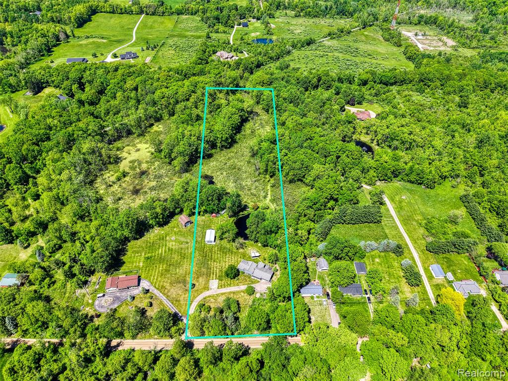 940 Rowland Road Leonard, MI 48367 - Photo 7 of 59