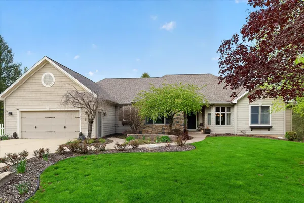 $539,900 | 9196 Shade Tree Circle, Galesburg, MI 49053