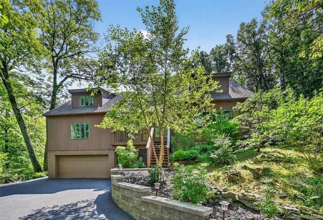 $659,000 | 61 West Corbett Road, Montgomery, NY 12549