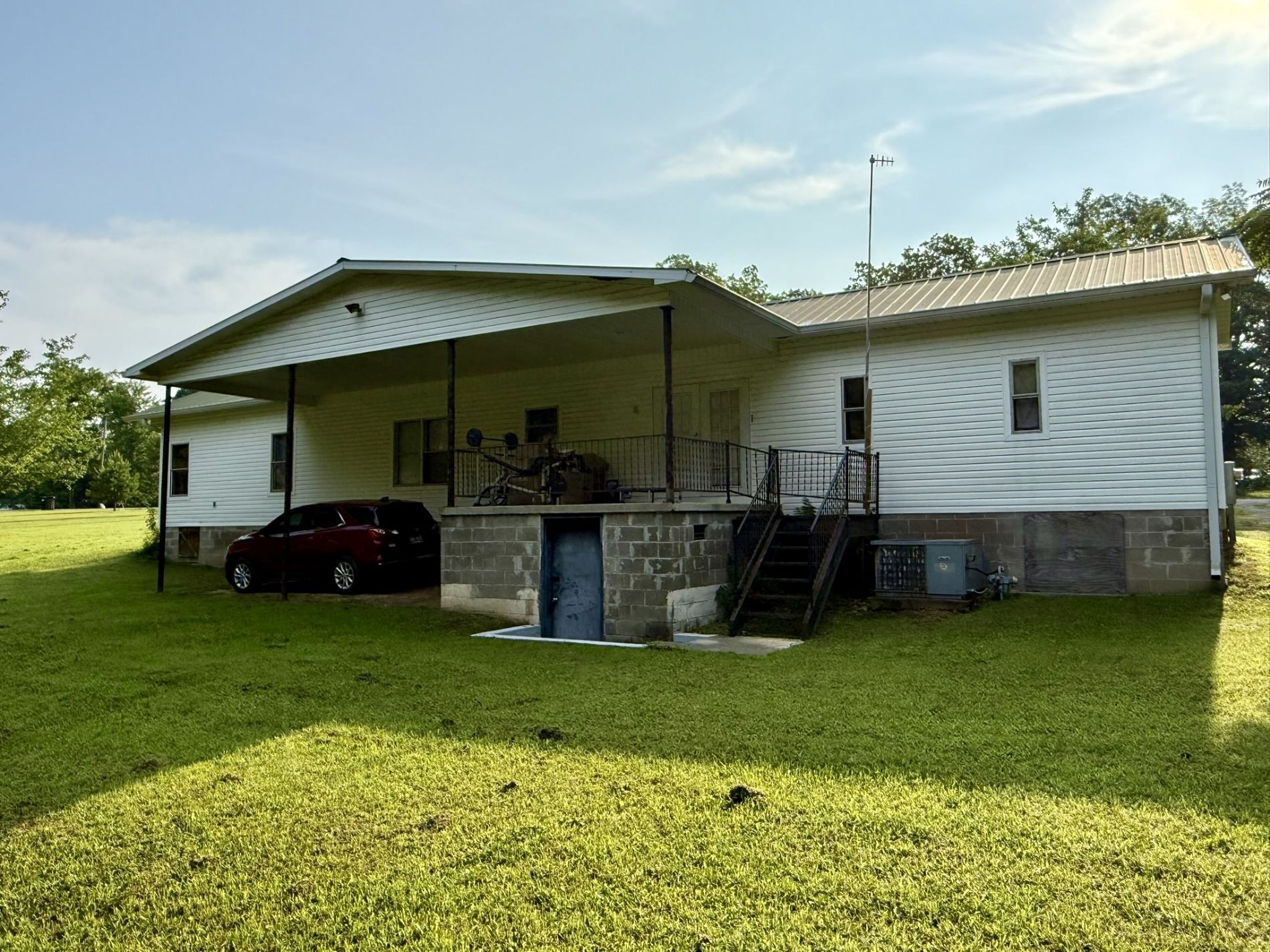 178 Reeves Road Hohenwald, TN 38462 - Photo 3 of 13 Gallery Image 3
