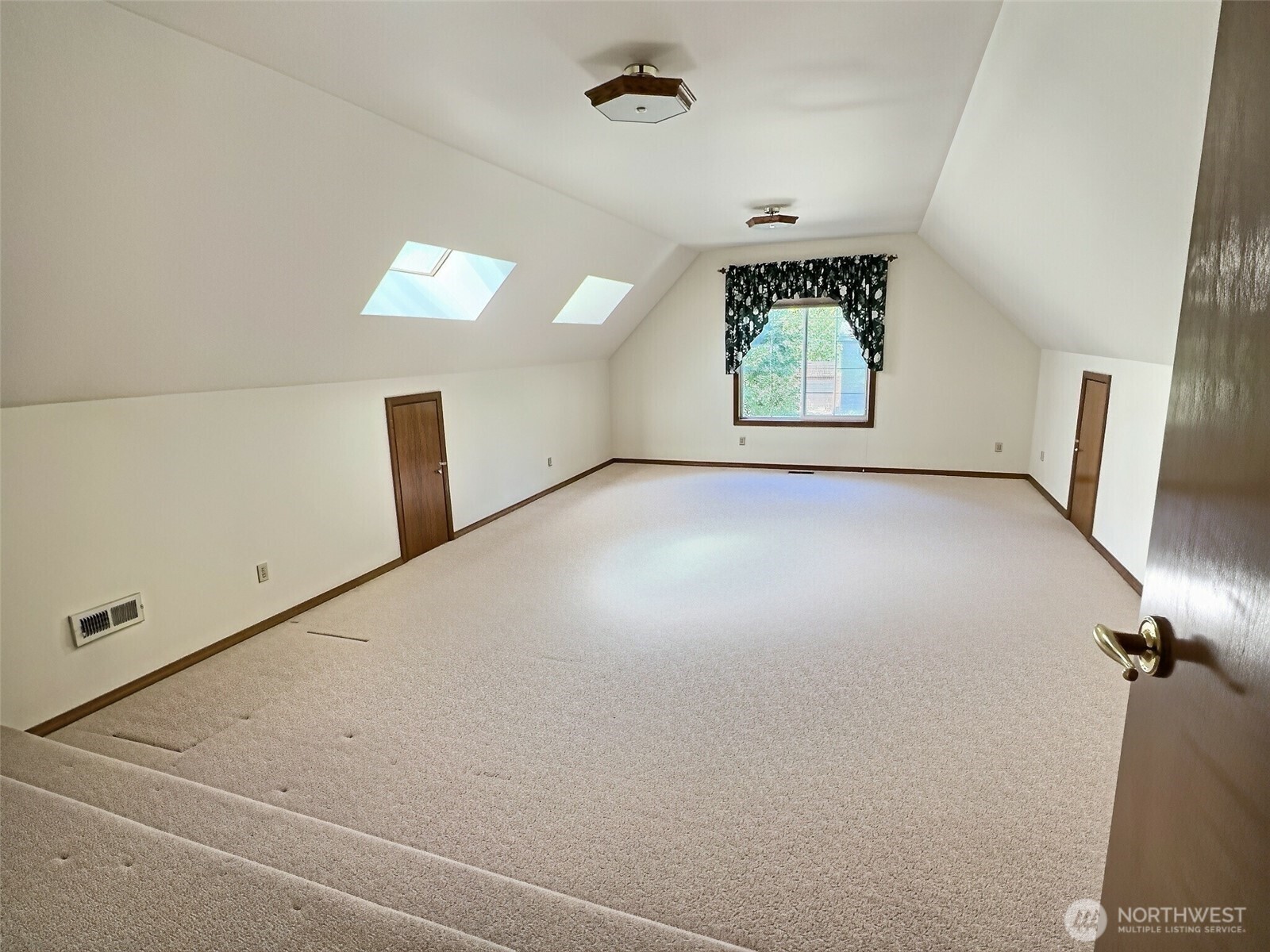17517 Southeast 293rd Place Kent, WA 98042 - Photo 9 of 39