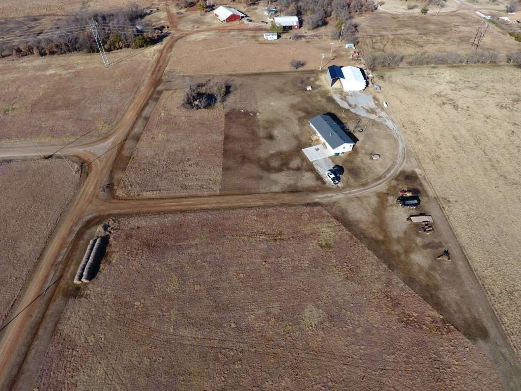 24600 Private Road Perry, OK 73077 - Photo 8 of 33 Gallery Image 8