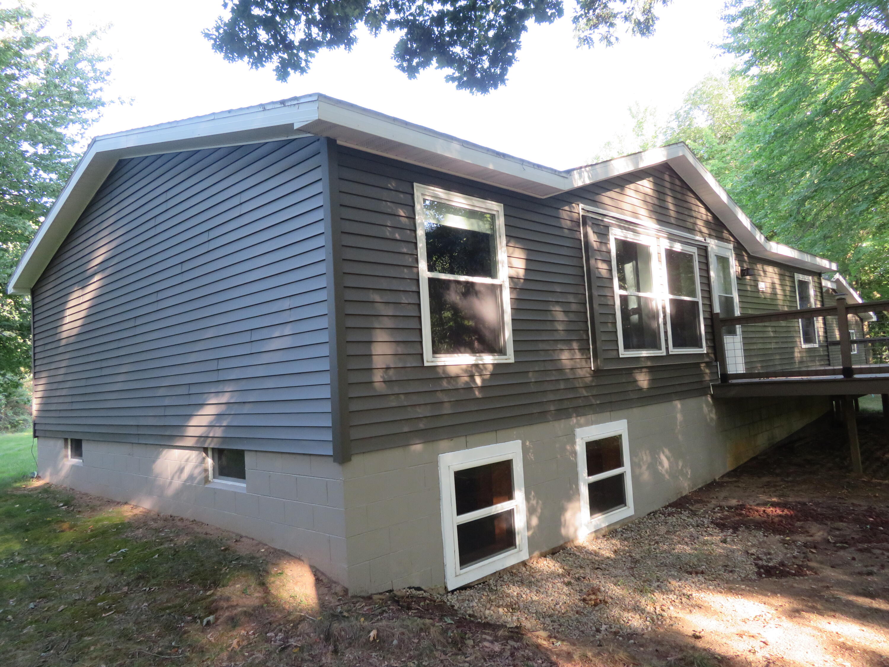 9560 North Meridian Road Pleasant Lake, MI 49272 - Photo 3 of 39 IMG_0732