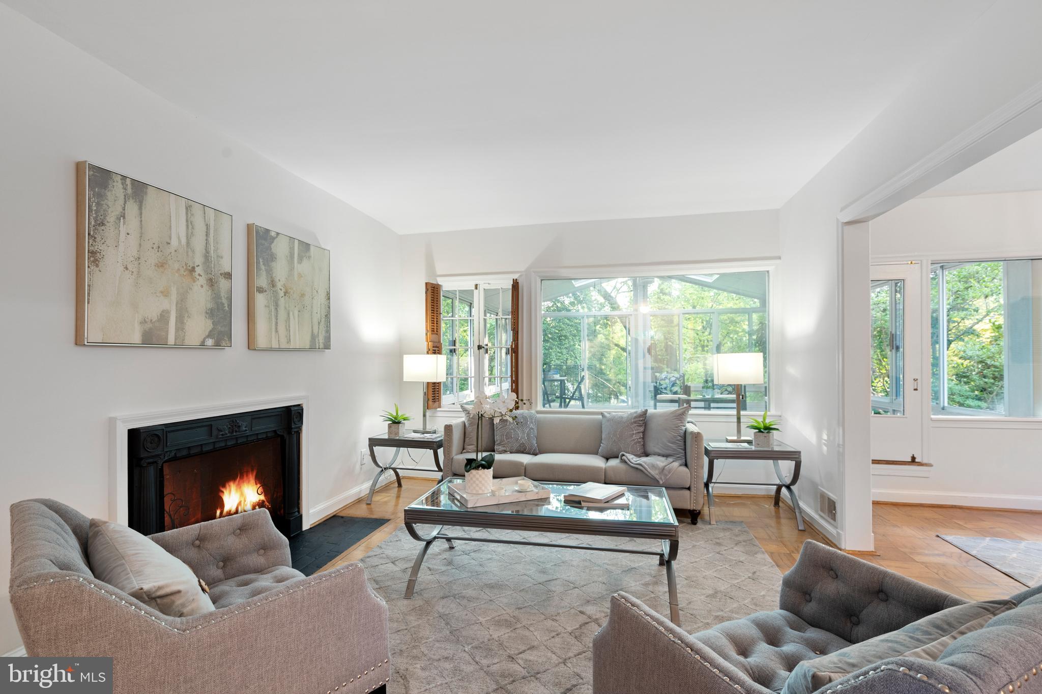 1650 Foxhall Road Northwest Washington, DC 20007 - Photo 10 of 34 Cozy Family Room