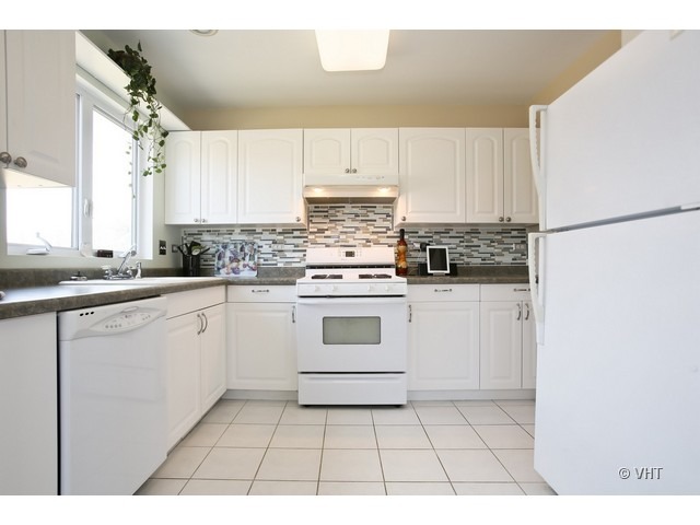 1S301 Valley Road Lombard, IL 60148 - Photo 4 of 14
