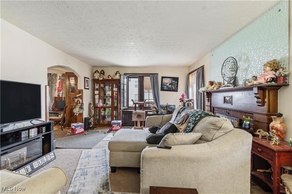 642 East Wilbeth Road Akron, OH 44306 - Photo 5 of 39