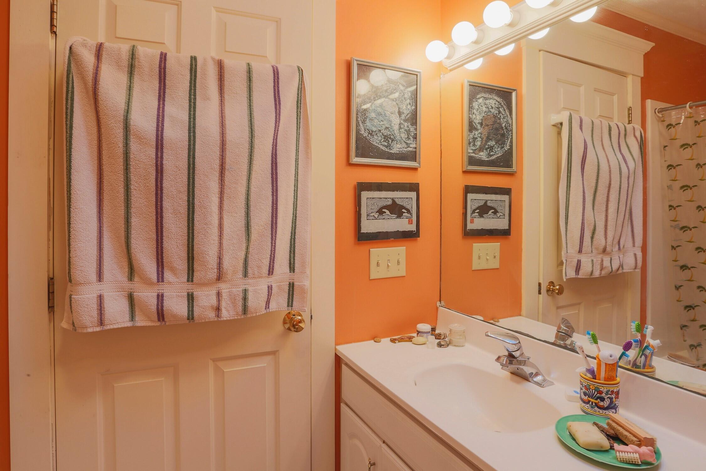 29 Bridge Street, Unit 5 Belfast, ME 04915 - Photo 17 of 29 b26