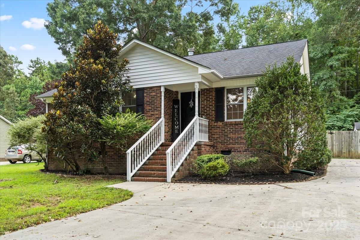 124 Roberts Avenue York, SC 29745 - Photo 1 of 31